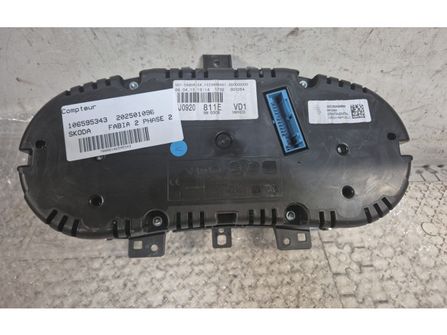 Панель приборов 5J0920811E   Skoda Fabia Mk2 (5J)       