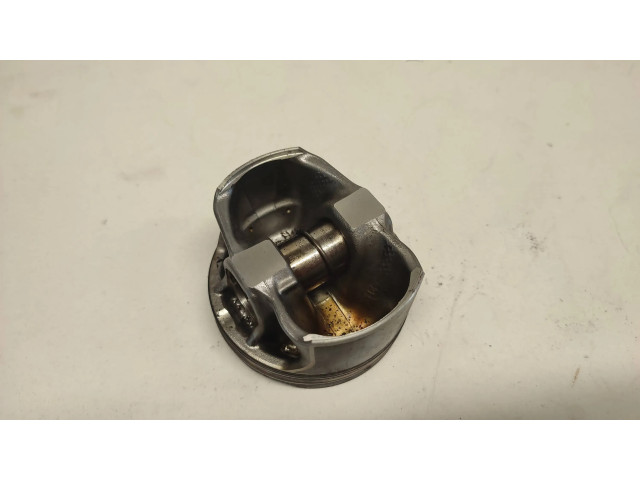  Поршень  7846333, 69807083  BMW M4 F82 F83 для бензинового двигателя 3.0