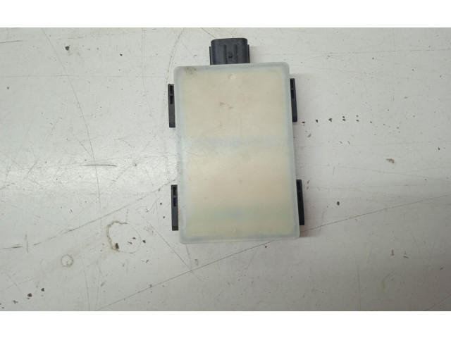 Модуль управления слепым пятном 31499939 Volvo XC90