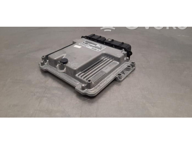 Блок управления двигателя 9833749880 Opel Combo E