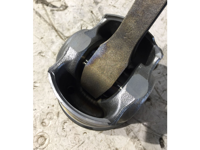 Píst RFGK2062058A, 237701532V   Ford Transit Custom     