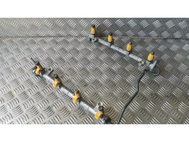 Vstřikovač 353043B300, 3530438300 Hyundai Centennial pro benzínový motor 4.5