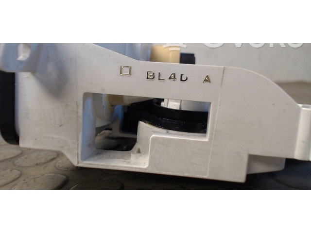 Блок управления климат-контролем NICHTZUTREFFEND   Mazda 323