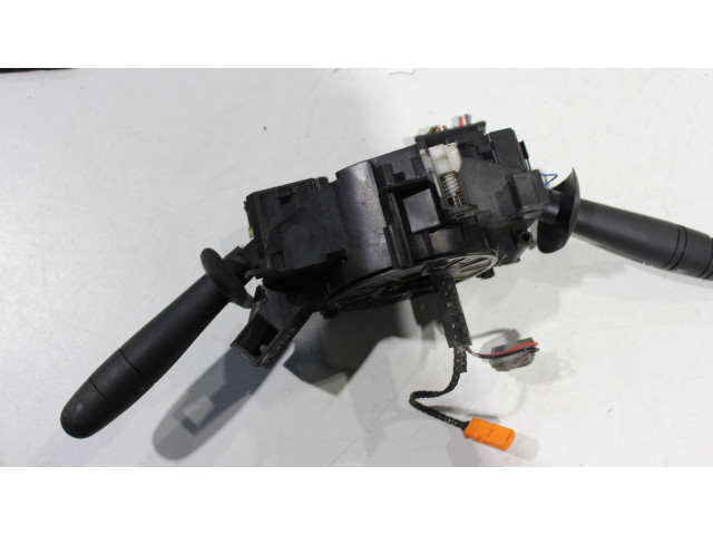 Ручка стеклоочистителей 8200070265, 91167047C   Renault Trafic II (X83)