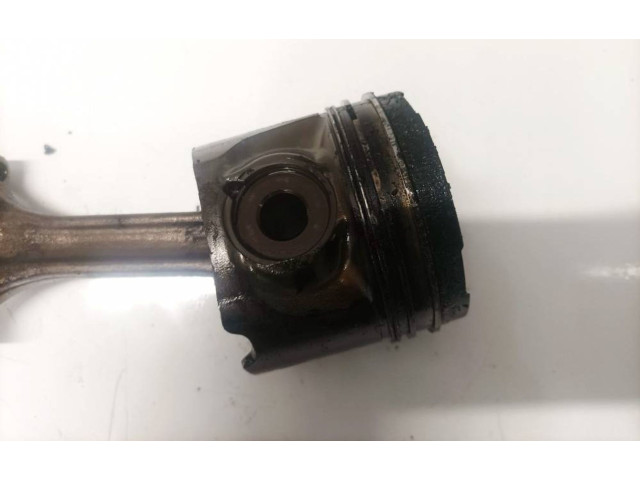 Поршень с шатуном Volvo S60