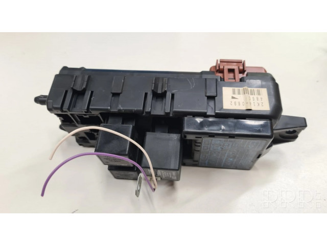 Блок предохранителей MB953355, MR318828 Mitsubishi Space Star