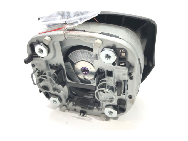 Подушка безопасности водителя 1Z0880201AK   Skoda Octavia Mk2 (1Z)