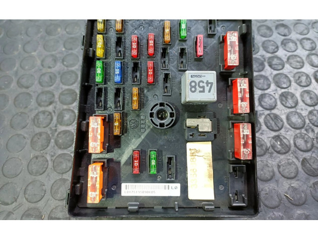 Pojistková skříňka 33568881 Volkswagen PASSAT