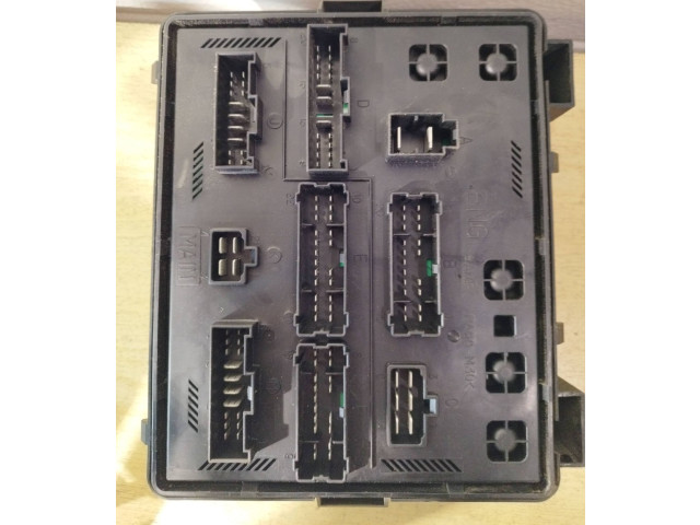 Блок предохранителей  8231008120, Y200100A   SsangYong Rexton    