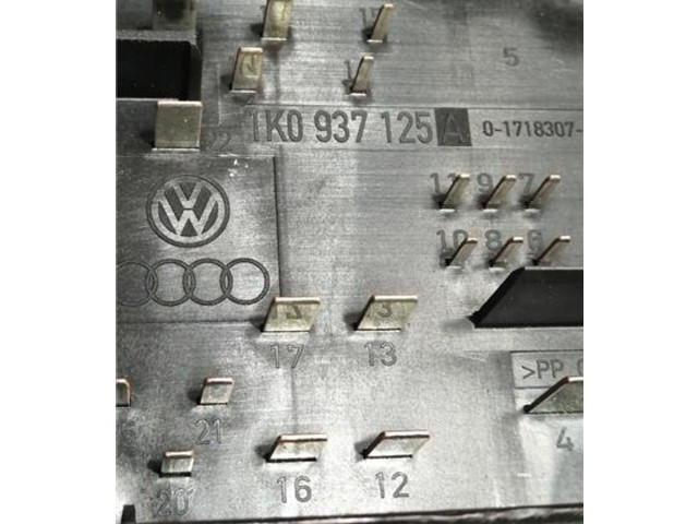 Блок предохранителей  1K0937125A, 0839145659E   Skoda Octavia Mk2 (1Z)    