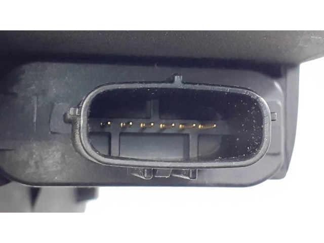 Педаль акселератора