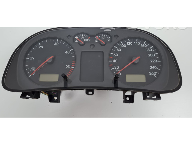 Přístrojová deska Volkswagen Golf IV 2000 1J0919860