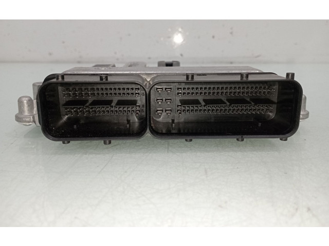 Блок управления двигателя 04L907445G Skoda Karoq