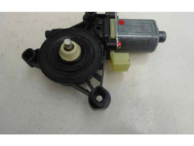 Передний двигатель механизма для подъема окон