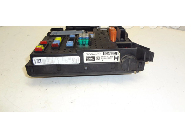 Блок предохранителей  28080156, 30786646   Volvo XC90    