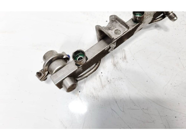 Топливная рампа    Saab 9-5  