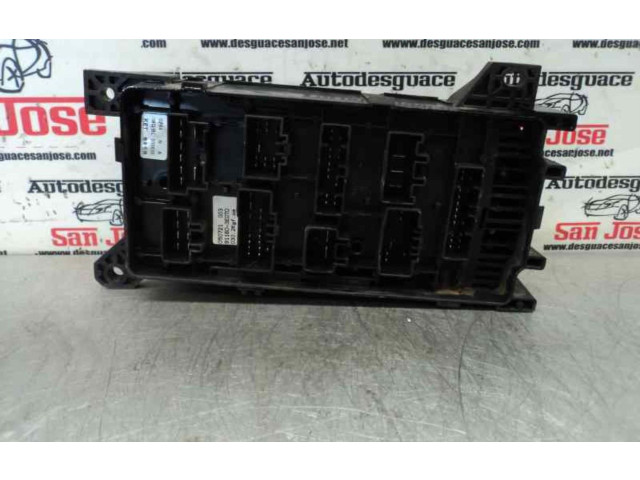 Блок предохранителей 91160-3E070   KIA Sorento    