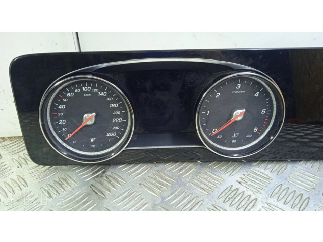 Přístrojová deska Mercedes-Benz E W238 2017 A2139000110