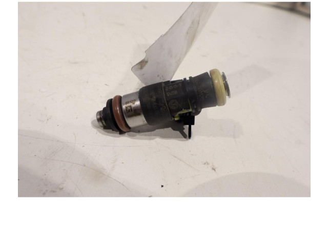 Форсунка 0280158831    Volkswagen PASSAT B7  CDG 