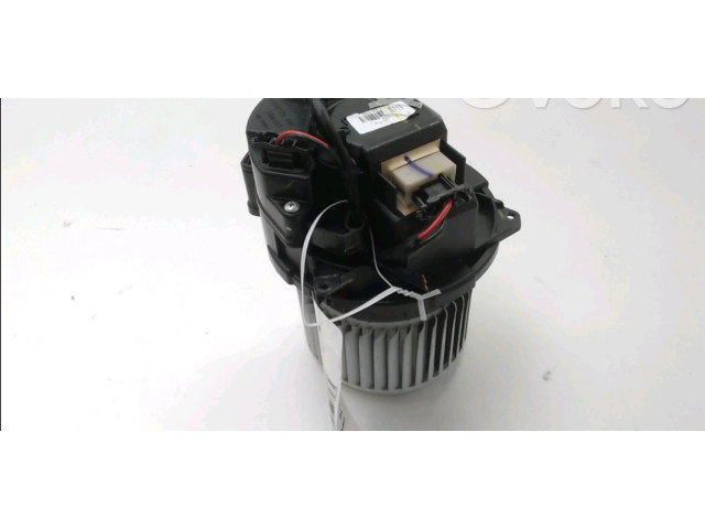 Вентилятор печки    272104788R   Renault Clio V