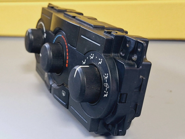 Блок управления климат-контролем P55111870AJ, 004901694116 Dodge Magnum