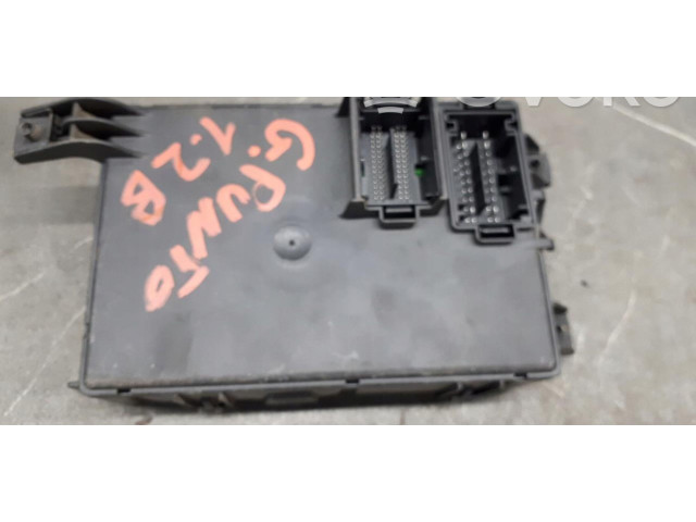 Блок предохранителей 00517817580 Fiat Grande Punto