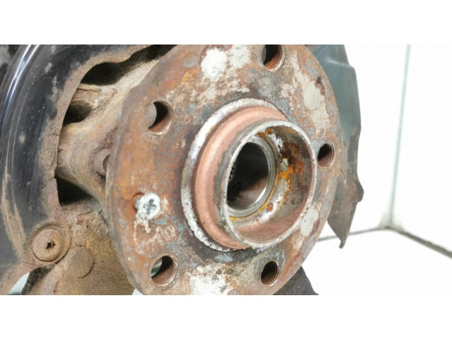 Передний поворотный кулак (ступица, цапфа)