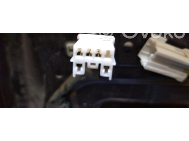 Зеркало электрическое Mitsubishi Carisma 2000 - 2004 года