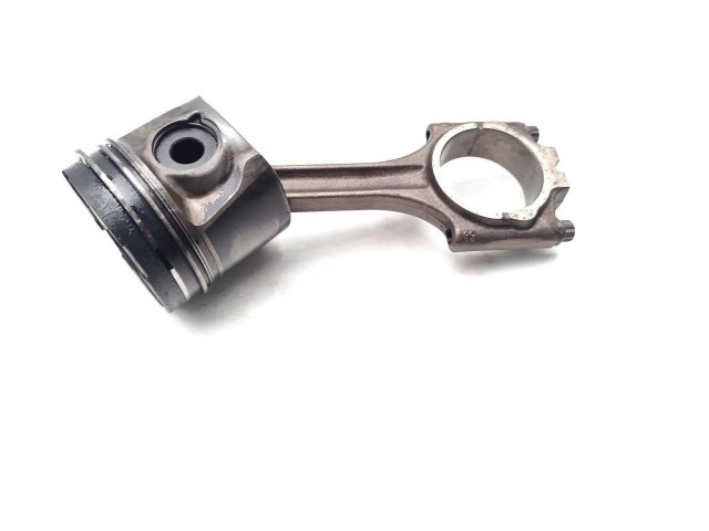 Поршень с шатуном D5244T4   Volvo XC90