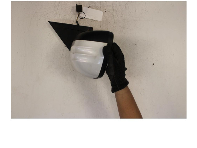 Зеркало электрическое        Mahindra KUV100  2016 -  года   