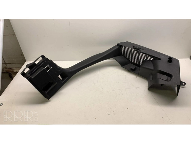 Другая деталь салона