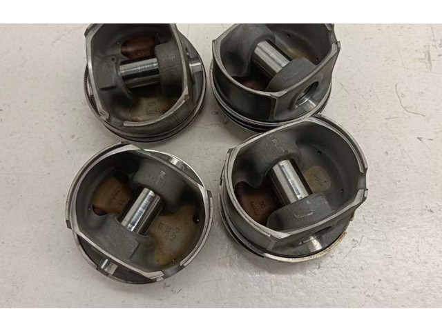  Поршень    Audi A3 S3 8P  