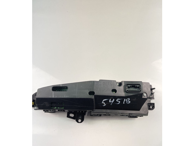 Дисплей    BHB6611J0   Mazda 3 II