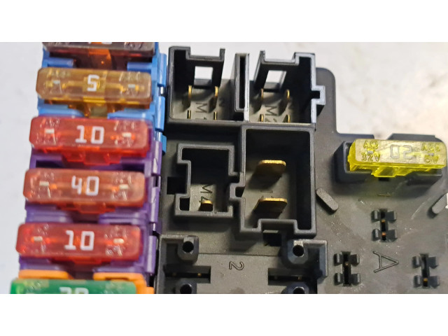 Pojistková skříňka A2305450832, 05045117 Mercedes-Benz SL R230 2010