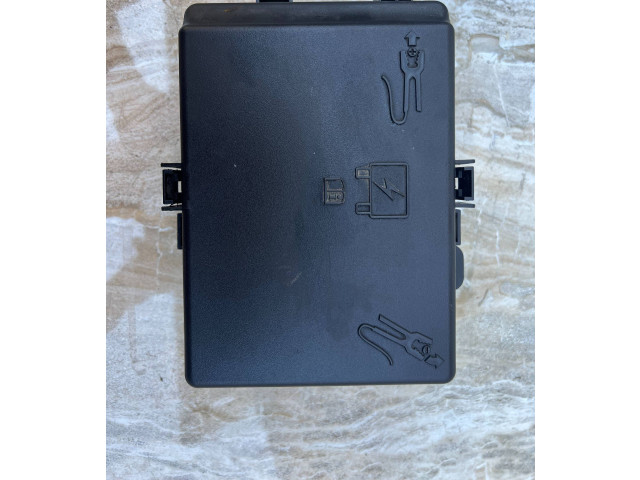 Блок предохранителей 670035211 Maserati Levante