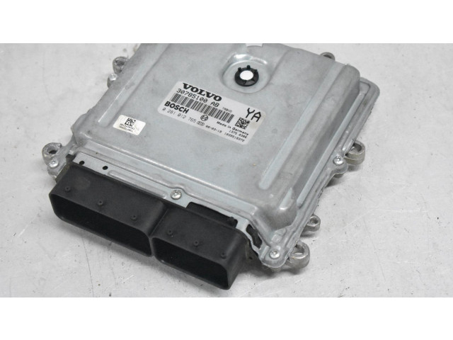 Блок управления впрыском 0281012765   Volvo V70