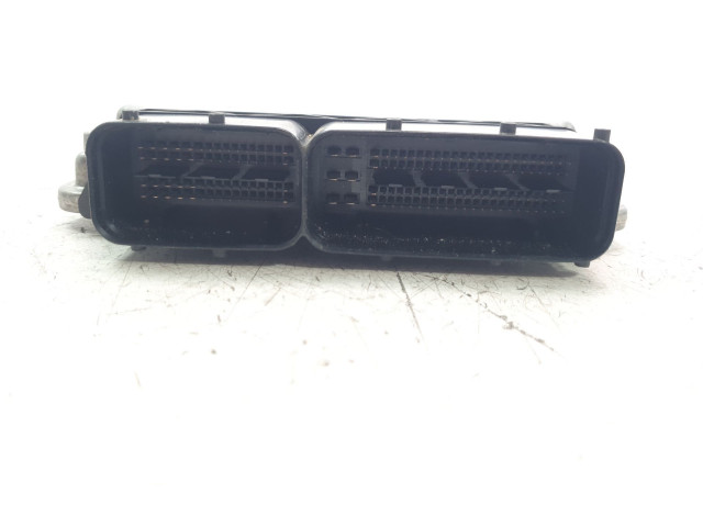 Блок управления двигателя 04C907309BB   Audi Q2 -