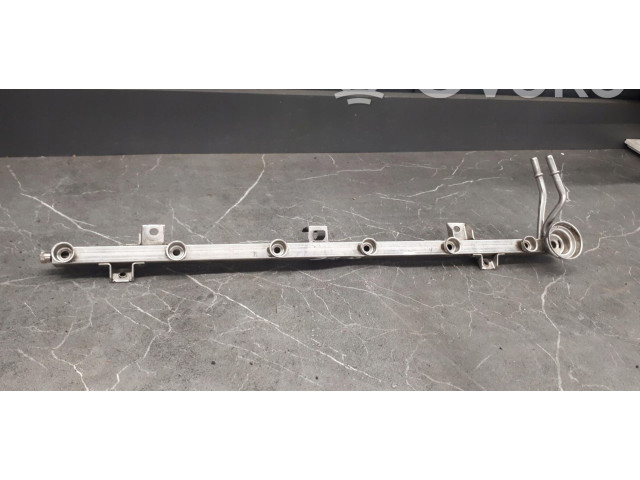 Vstřikovací lišta BMW 5 E39