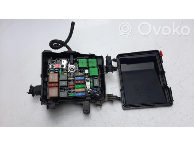 Блок предохранителей 9808959080   Citroen Jumpy    