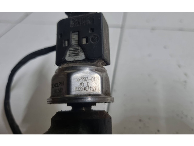 Vstřikovací lišta 9307Z508A   KIA Carnival     