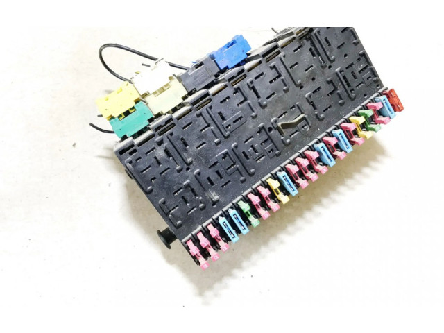 Pojistková skříňka 357937039 Volkswagen Vento 1995