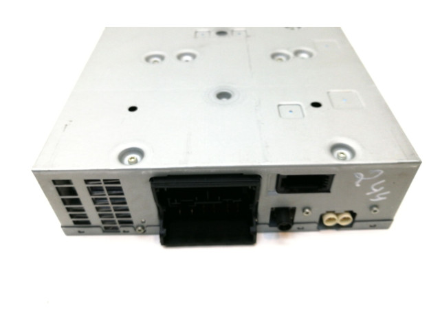 Радио/ проигрыватель CD/DVD / навигация