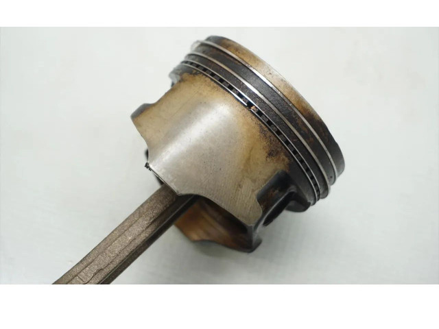 Поршень с шатуном Mitsubishi Galant