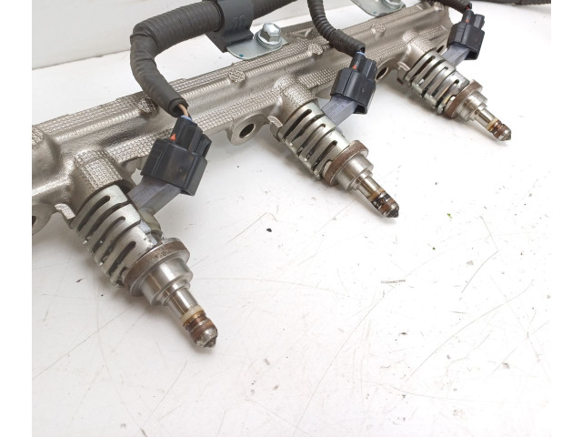 Vstřikovač 2325031030, 8212730040A Lexus GS 300 350 430 450H 8559517