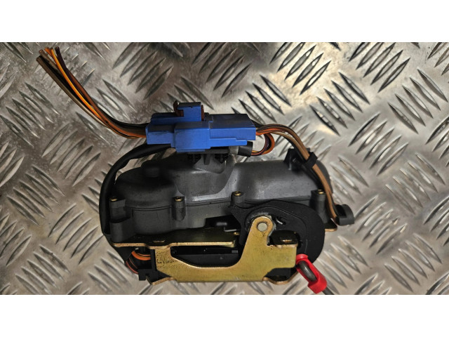 Zámek zadních dveří Chrysler Voyager 2006