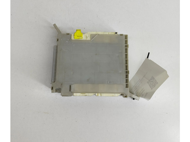 Pojistková skříňka 8273030L40, 8273030L40B Lexus GS 250 350 300H 450H 2014