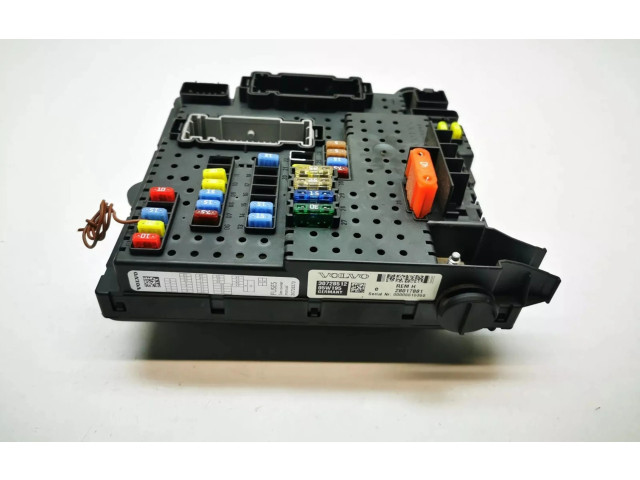 Блок предохранителей 30728512, 30728273 Volvo XC90