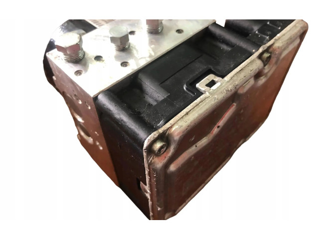 Блок АБС 6877721   BMW  X3 E83  2003 - 2010 года