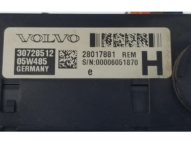 Блок предохранителей 30728512   Volvo XC90    