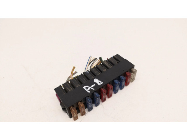 Блок предохранителей  4D0937501   Audi A8 S8 D2 4D    